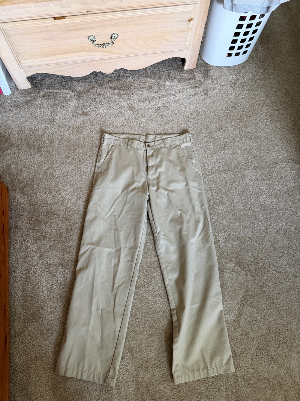 Men khaki pants